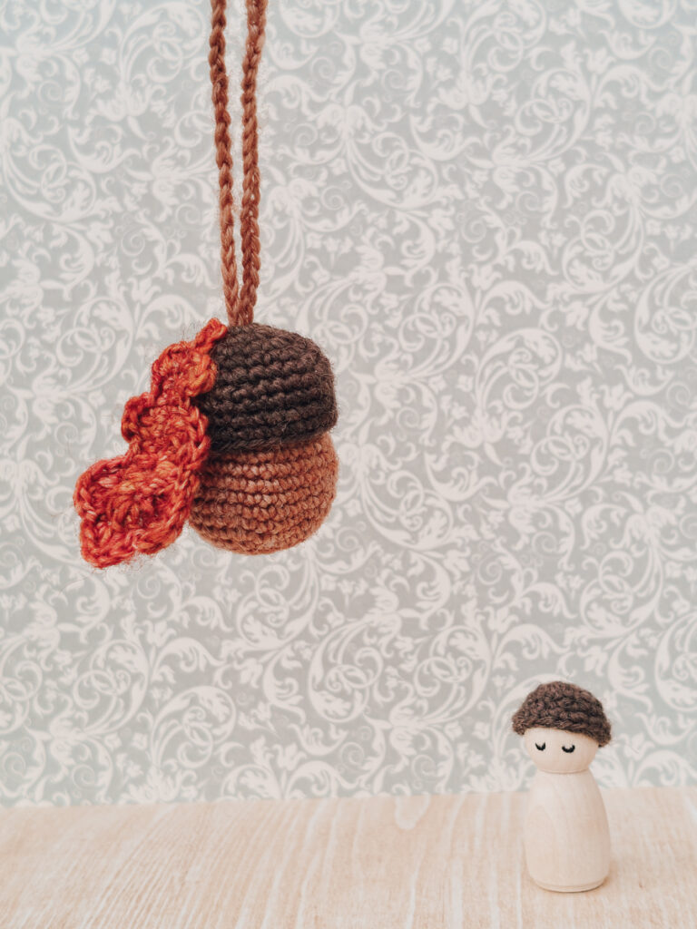 gratis herfst haakpatroon verborgen eikelhuisje